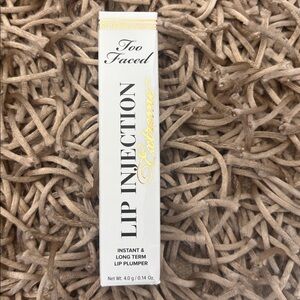 NEW Too Faced Lip Injection Extreme